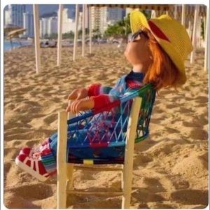 Meet your Posher, Ambur